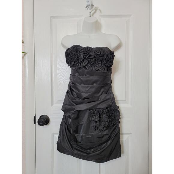 Black-Collection Strapless Layered Ruffled Mini Dress Size MEDIUM - Picture 2 of 8